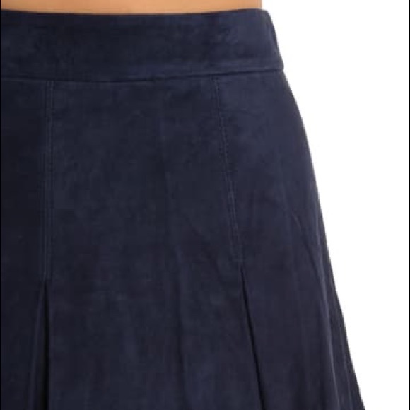 NWT ALICE + OLIVIA Lee Suede Box Pleated MiniSkirt - Picture 6 of 9